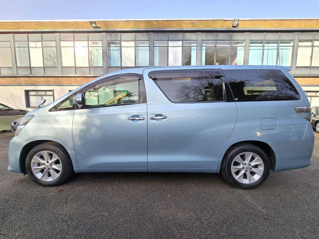 TOYOTA VELLFIRE