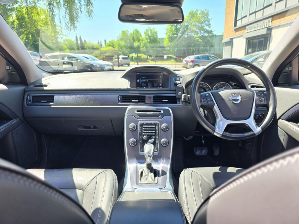 View VOLVO V70 1.6 T4 SE LUX RARE OCEAN RACE EDITION ONLY 19,000 VERIFIES MILES TOP SPEC SUNROOF CRUISE