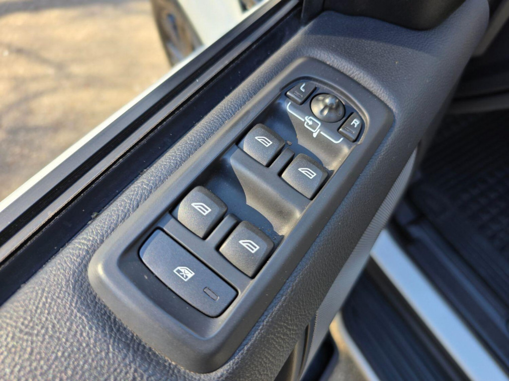 LAND ROVER DISCOVERY 4