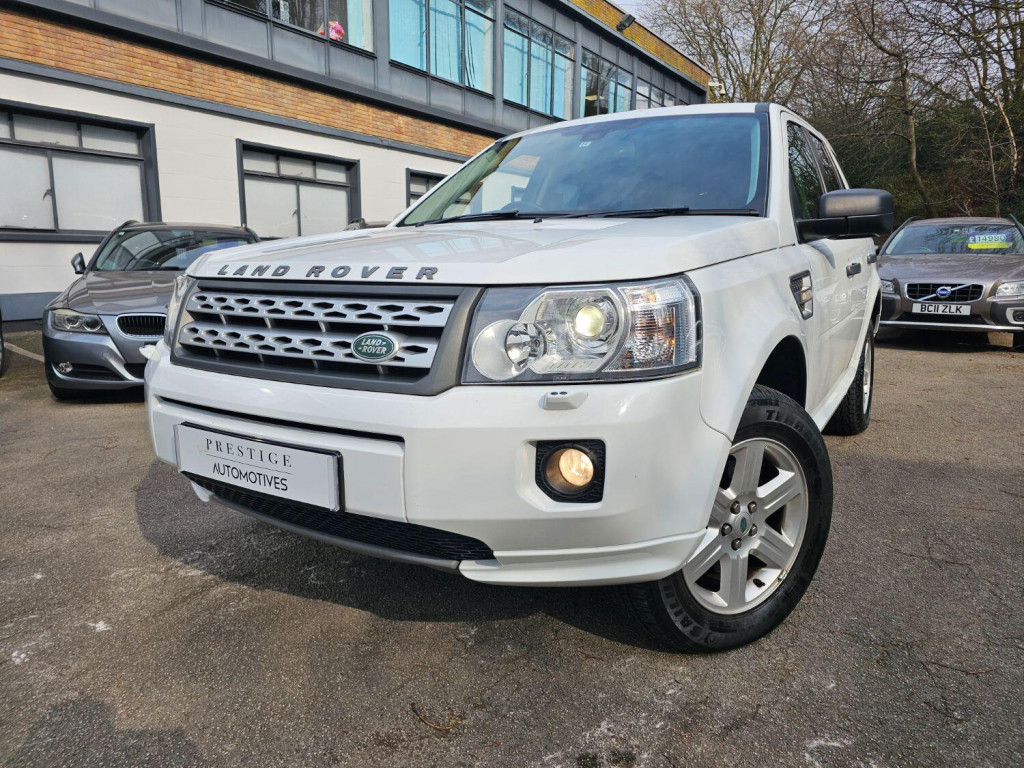 View LAND ROVER FREELANDER 2 3.2 4X4 AUTOMATIC PETROL ULEZ COMPLIANT ONLY 48,500 VERIFIED MILES FINISHED IN FUJI WHITE
