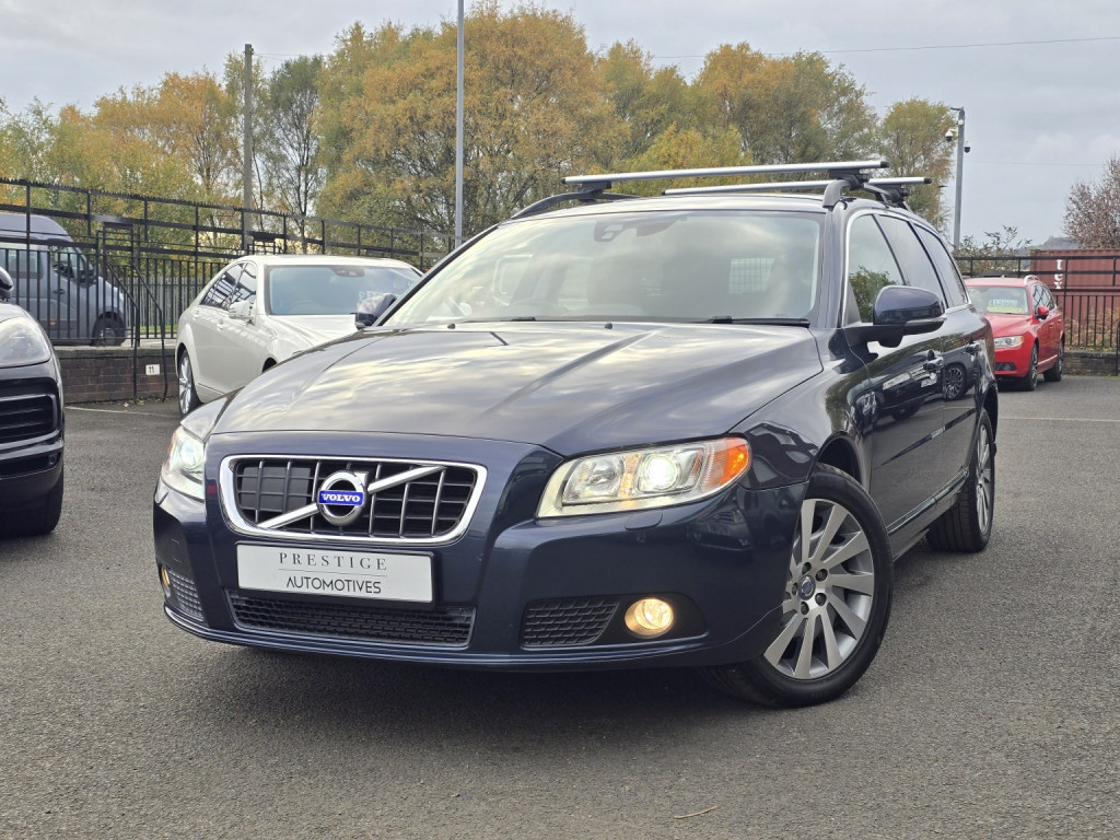 View VOLVO V70 2.0 T5 SE NAVY BLUE 25,000 VERIFIED MILES LEATHER INTERIOR ROOF RAILS CALL TO RESERVE