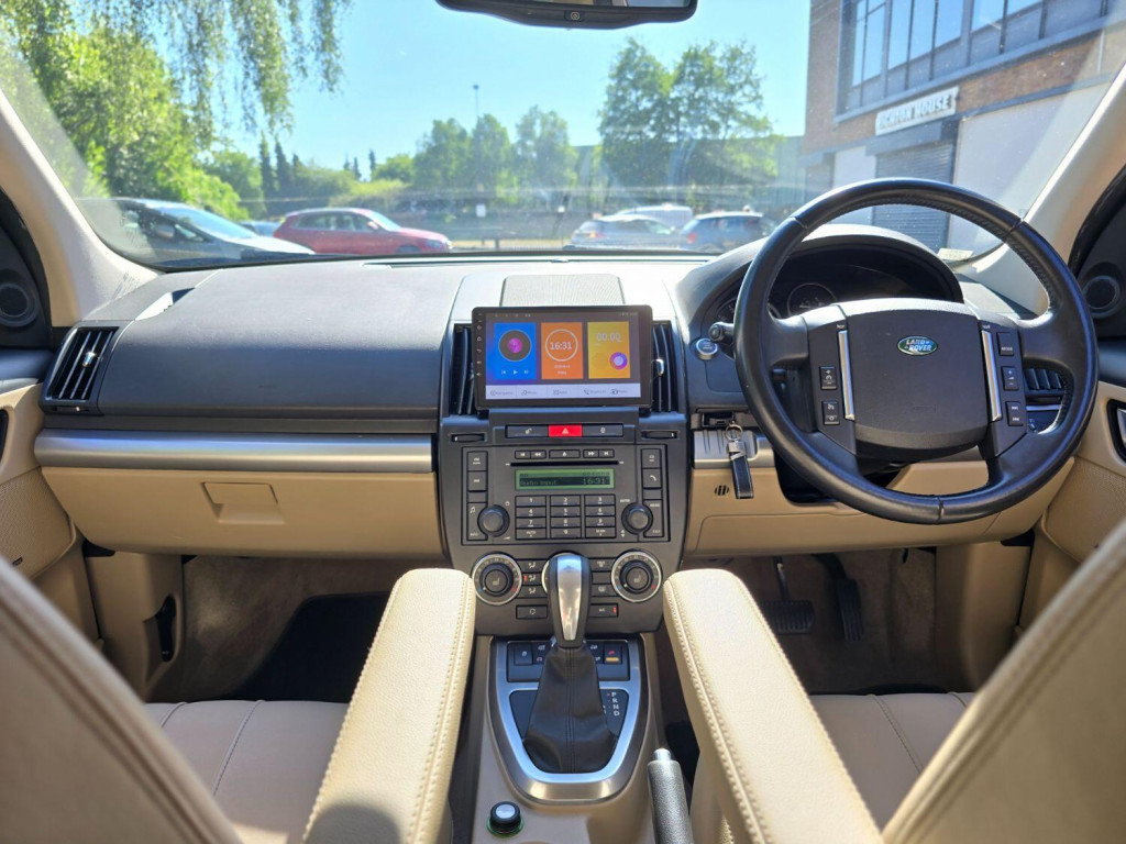 View LAND ROVER FREELANDER 2 3.2 i6 SE 230 BHP 5 SEATER LUXURY 4X4 ULEZ COMPLIANT 72,000 VERIFIED MILES SANTORINI BLACK BEIGE LEA