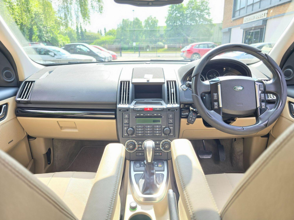 View LAND ROVER FREELANDER 2 3.2 i6 SE RARE PETROL MODEL ULEZ COMPLIANT ONLY 27K VERIFIED MILES SUMATRA BLACK BEIGE LEATHER