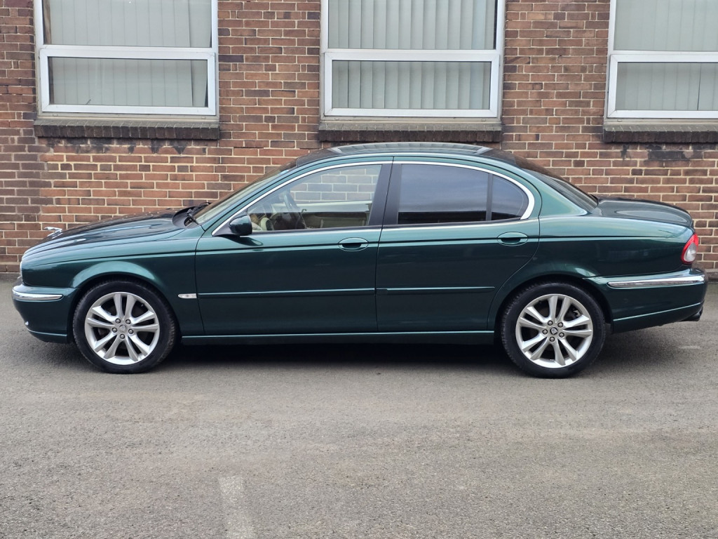 View JAGUAR X-TYPE 2.5 V6 SE AUTO PETROL ULEZ COMP GREEN IVORY LEATHER ***TRADE SALE ONLY***