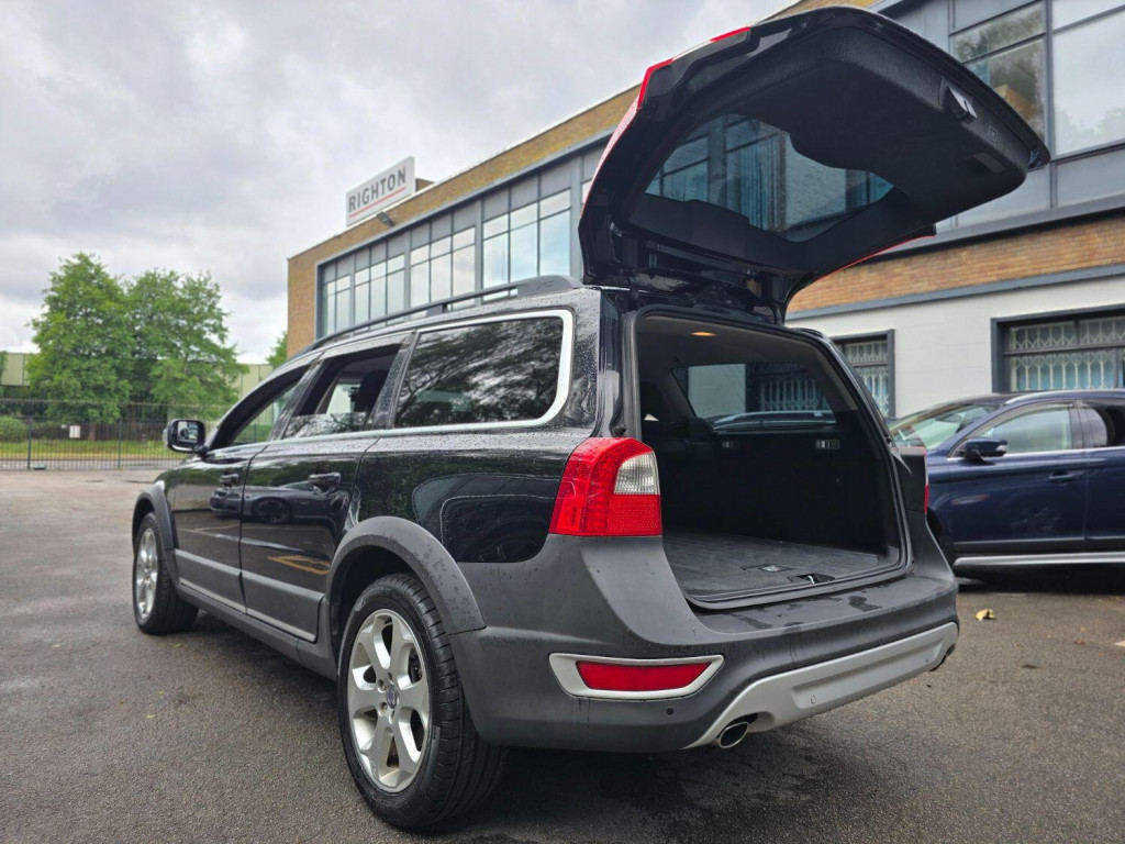 View VOLVO XC70 3.0 T6 SE Lux T6 AWD PETROL 280BHP AWD AUTO ULEZ COMPLIANT ONLY 86K VERIFIED MILES AWAITING PREP