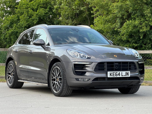 PORSCHE MACAN