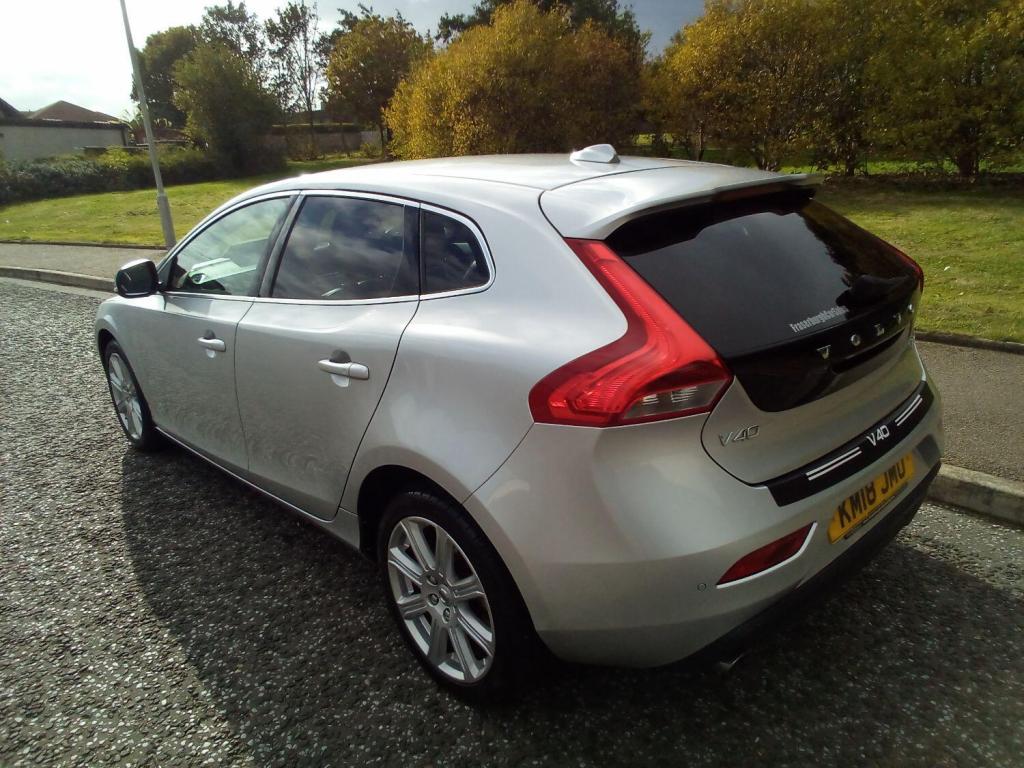 VOLVO V40