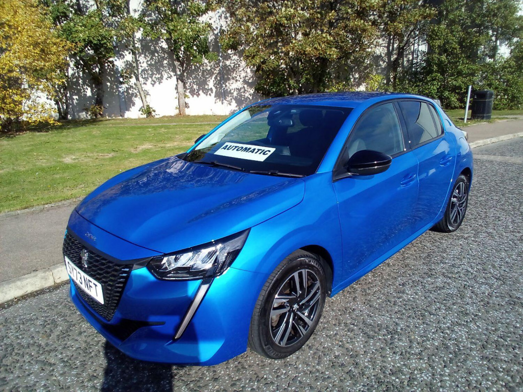 PEUGEOT 208