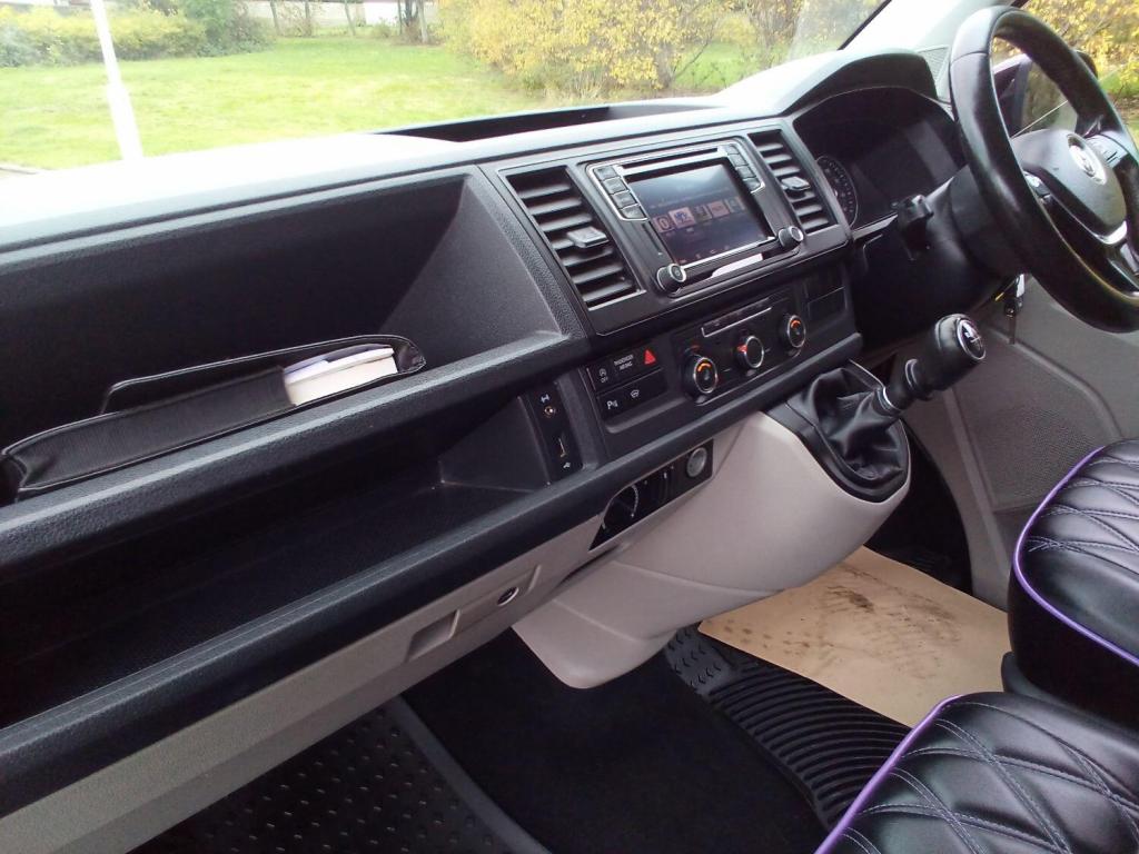 VOLKSWAGEN TRANSPORTER