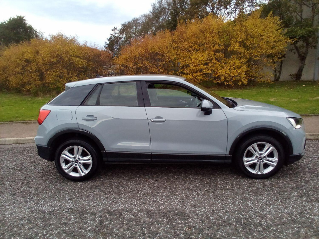 AUDI Q2