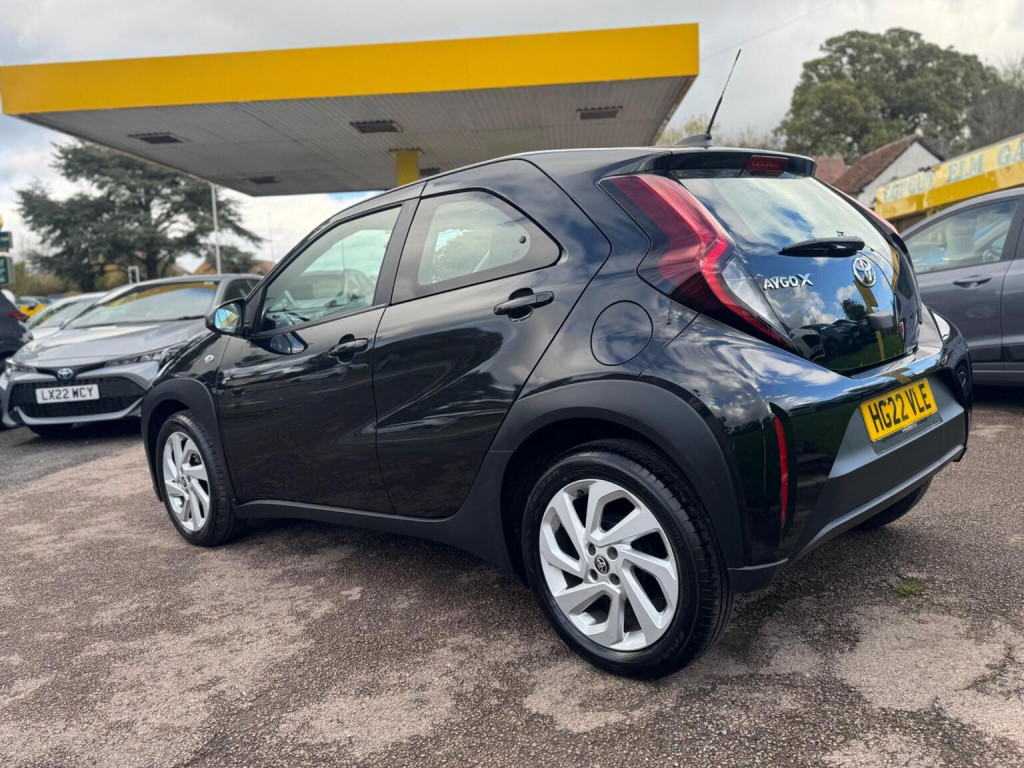 TOYOTA AYGO X