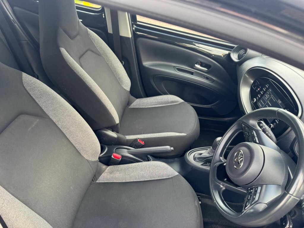 TOYOTA AYGO X