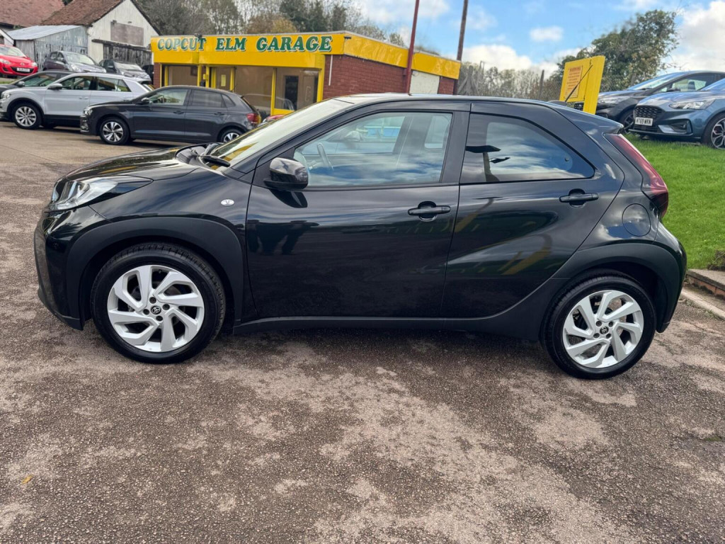 TOYOTA AYGO X