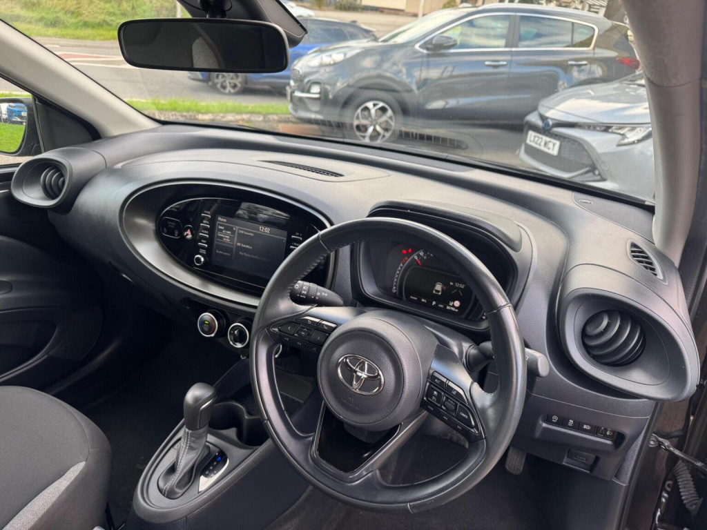 TOYOTA AYGO X
