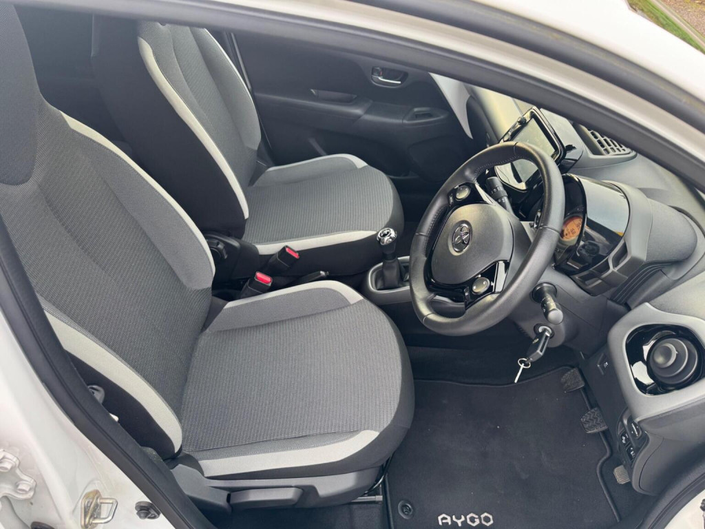 TOYOTA AYGO