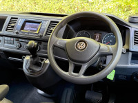 VOLKSWAGEN TRANSPORTER SHUTTLE