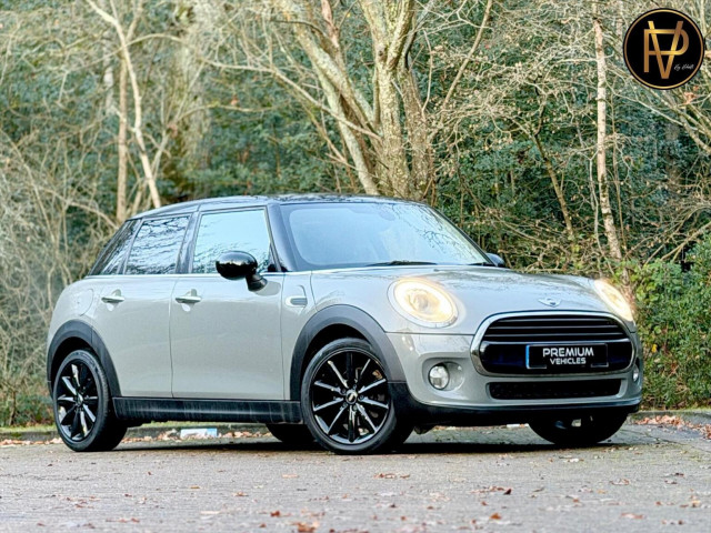 MINI HATCH
