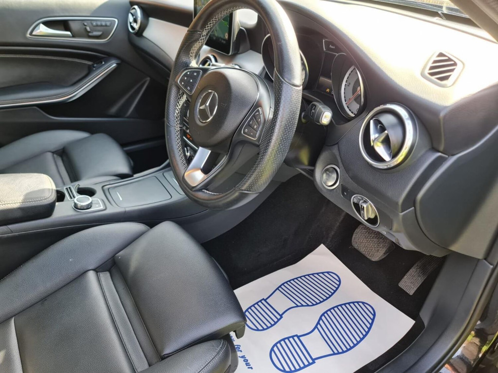 MERCEDES-BENZ GLA CLASS