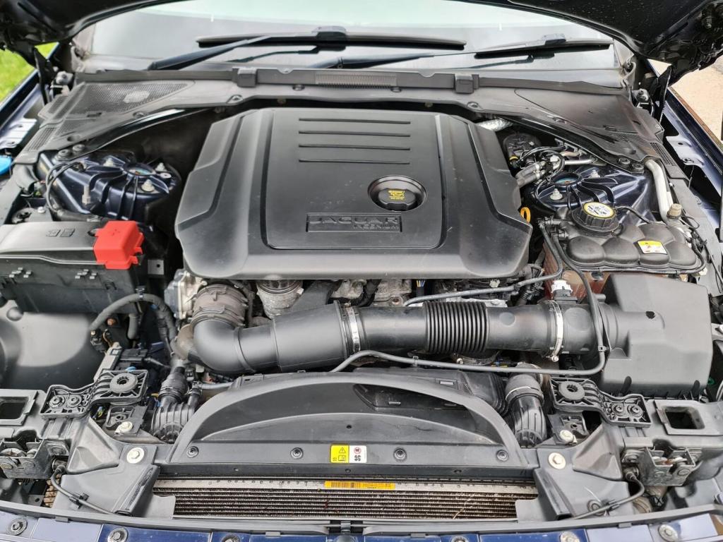 JAGUAR XF