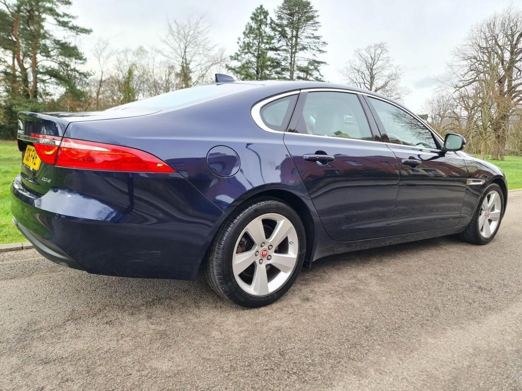 View JAGUAR XF 2.0d Portfolio Auto Euro 6 (s/s) 4dr