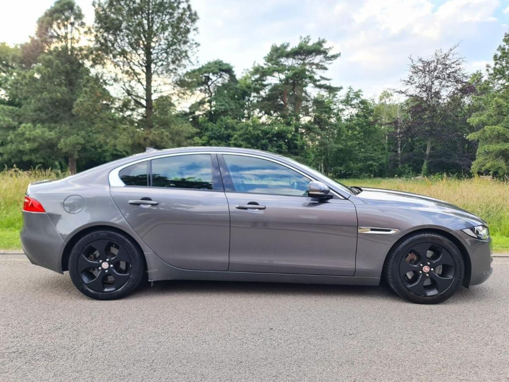 JAGUAR XE