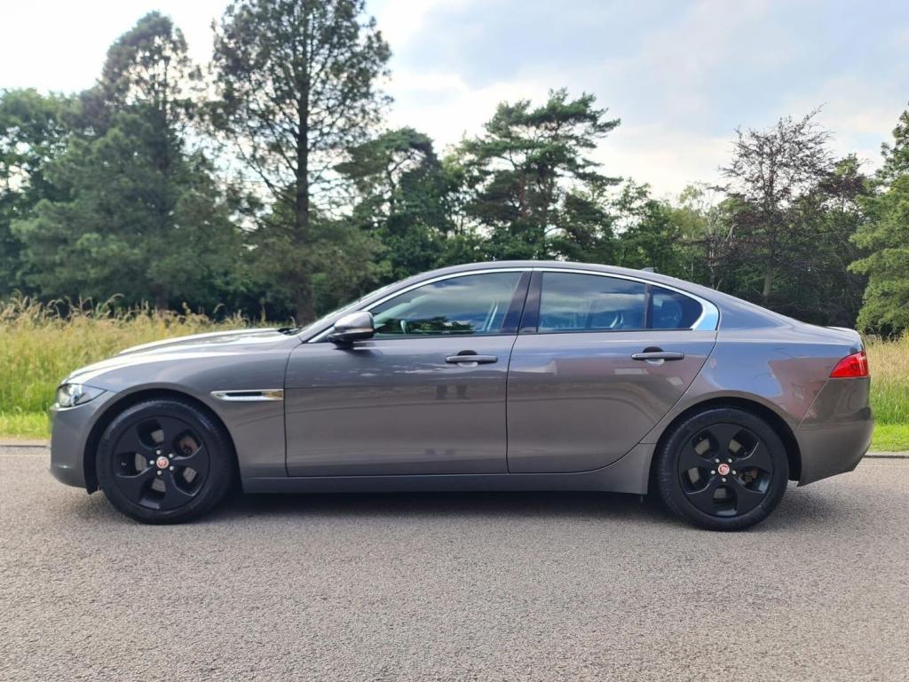 JAGUAR XE