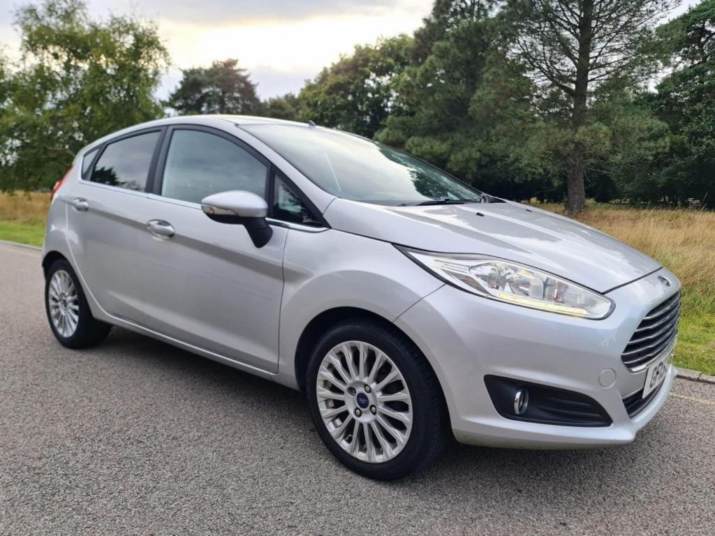 View FORD FIESTA 1.0T EcoBoost Titanium Euro 5 (s/s) 5dr