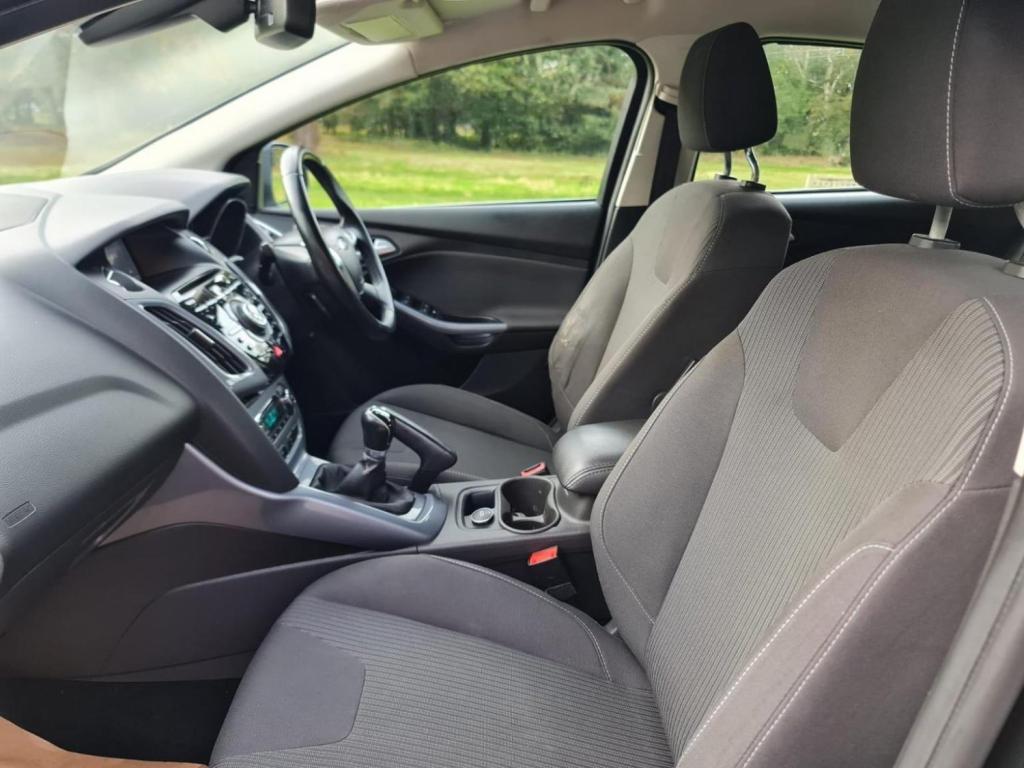 FORD FOCUS