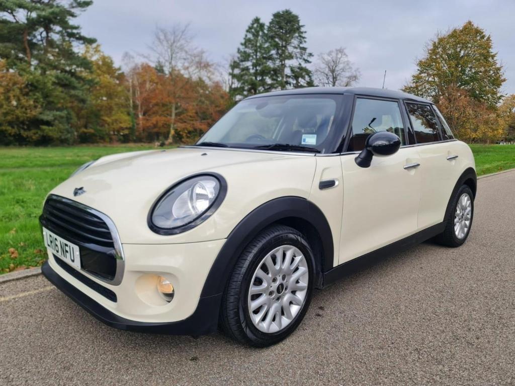 MINI HATCH