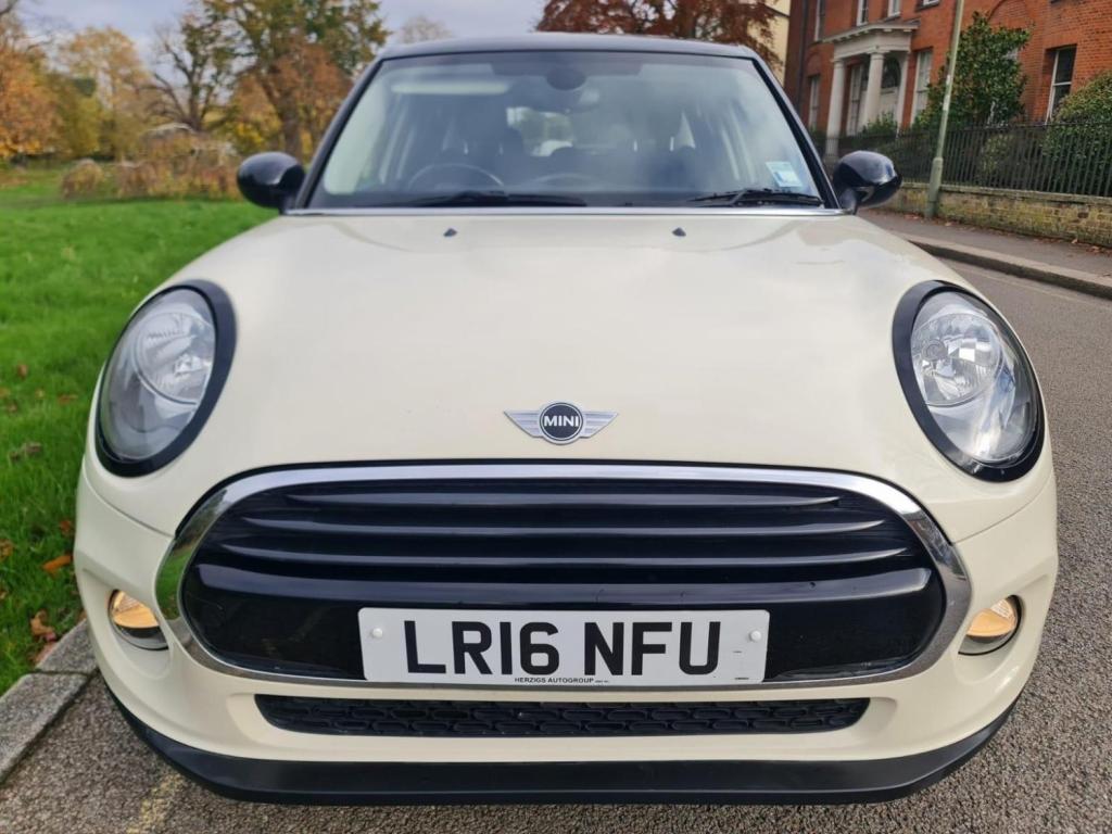 MINI HATCH