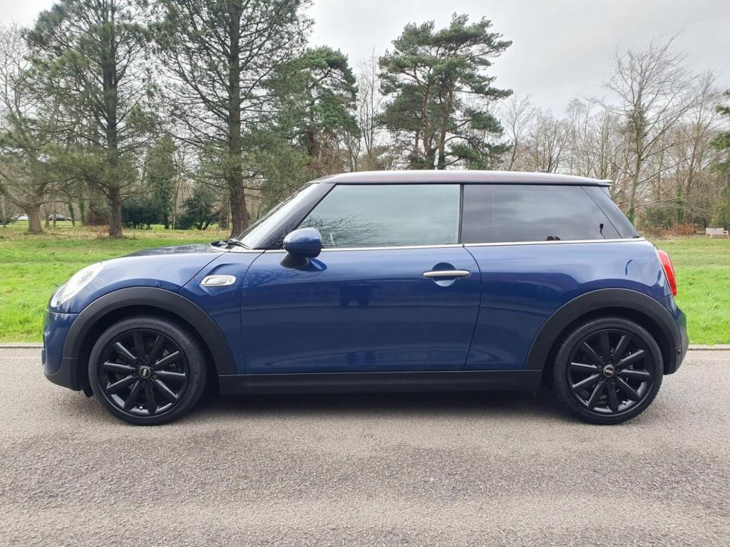 MINI HATCH