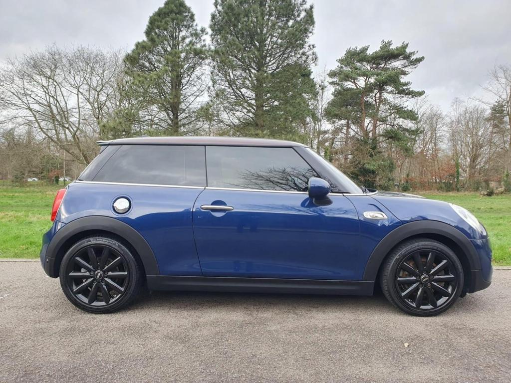 MINI HATCH