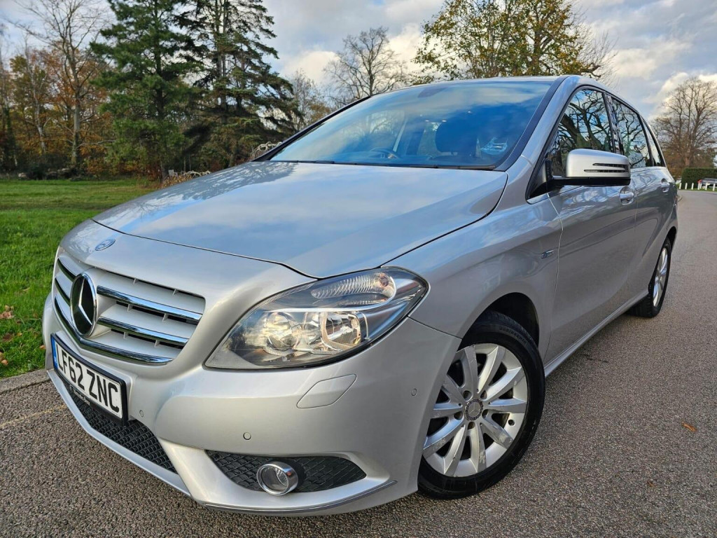 View MERCEDES-BENZ B CLASS 1.6 B180 BlueEfficiency SE Euro 5 (s/s) 5dr