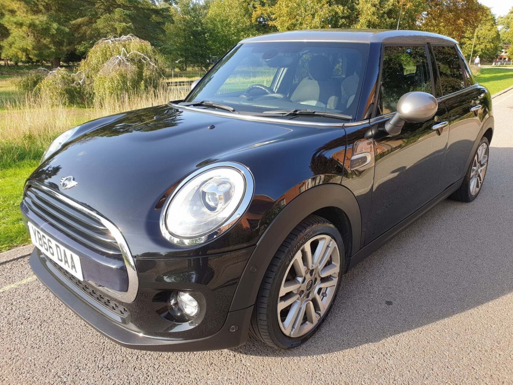 MINI HATCH