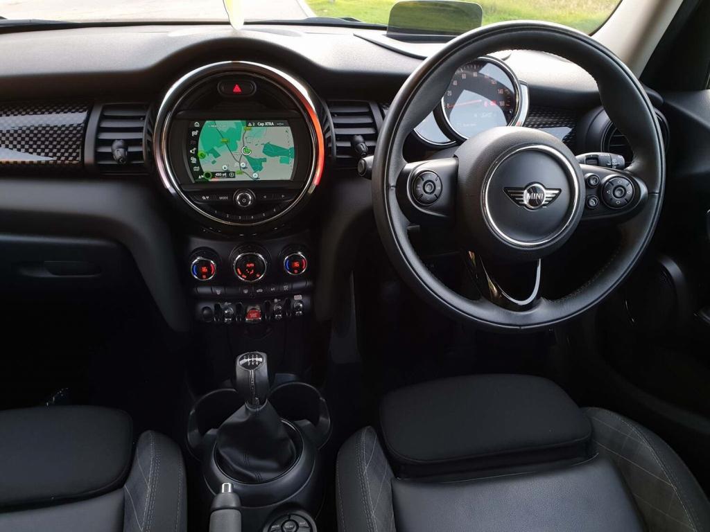 MINI HATCH
