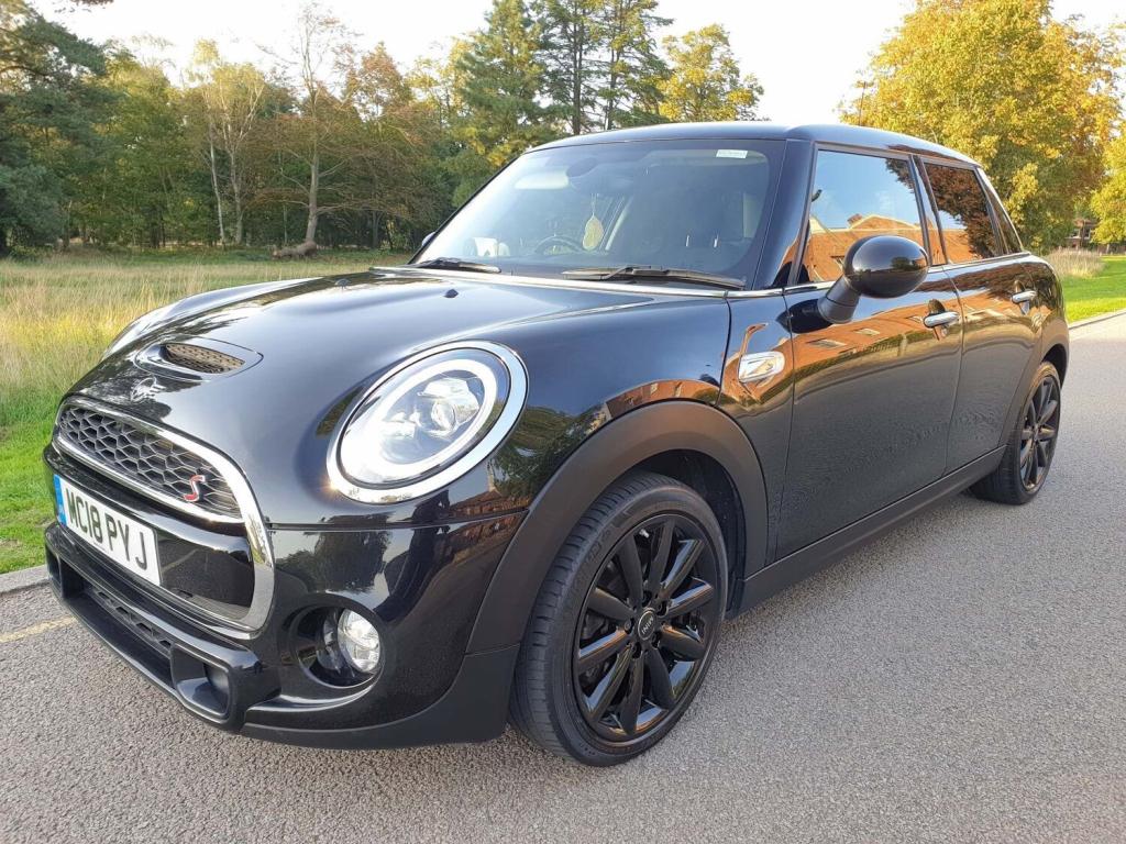 MINI HATCH