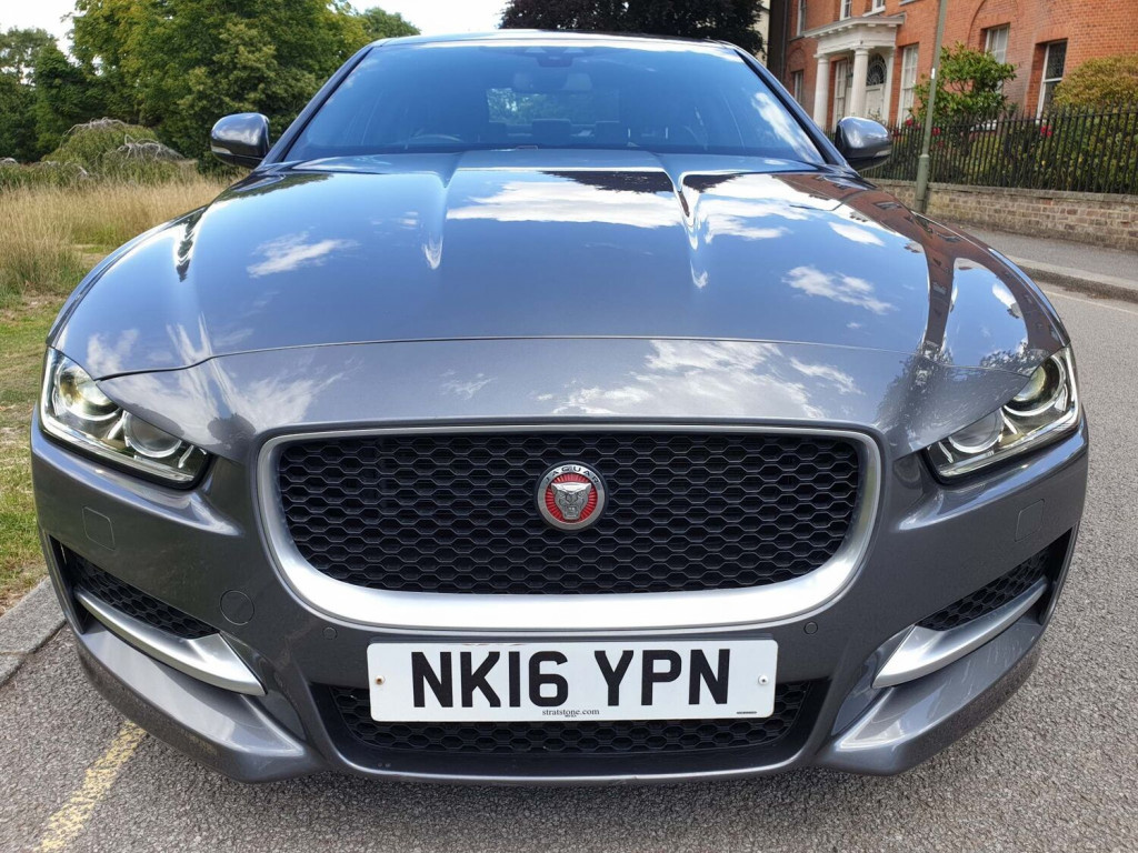 JAGUAR XE