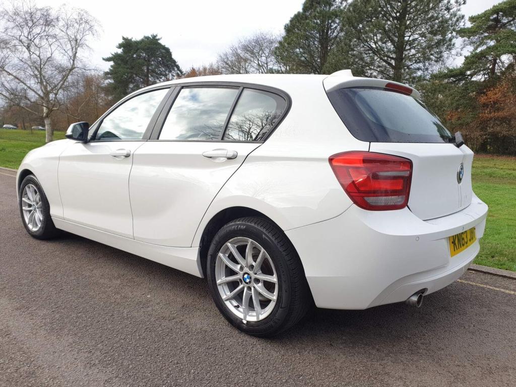 View BMW 1 SERIES 1.6 116i SE Sports Hatch (s/s) 3dr