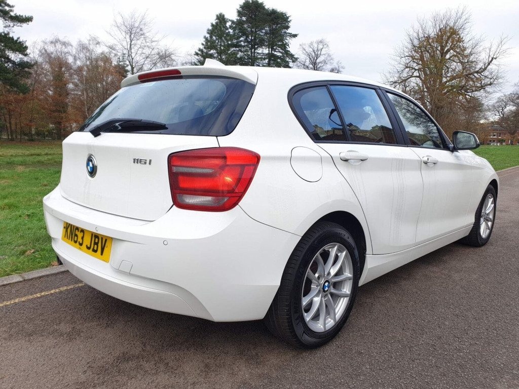 BMW 1 SERIES