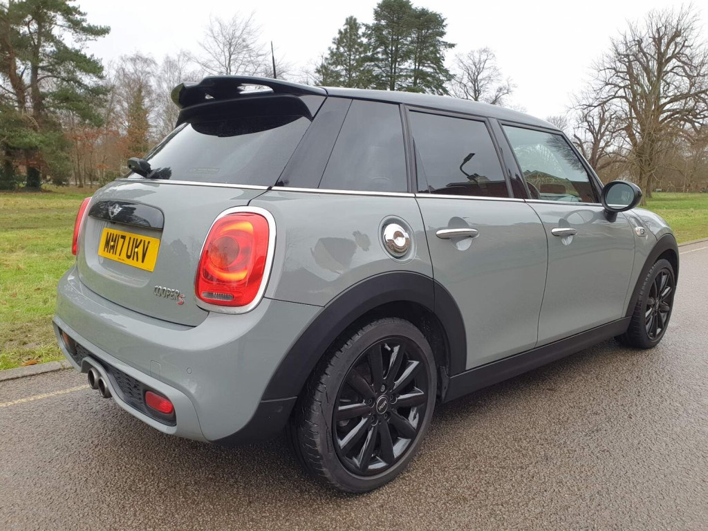 MINI HATCH