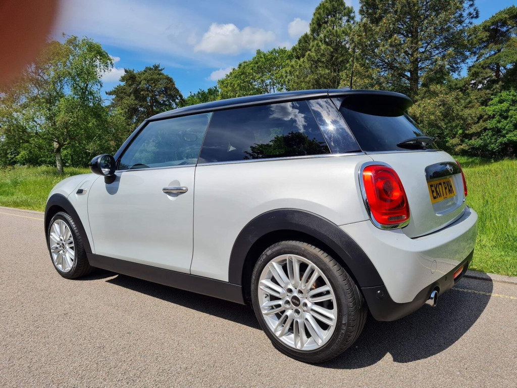View MINI HATCH 1.5 Cooper D Auto (s/s) 3dr