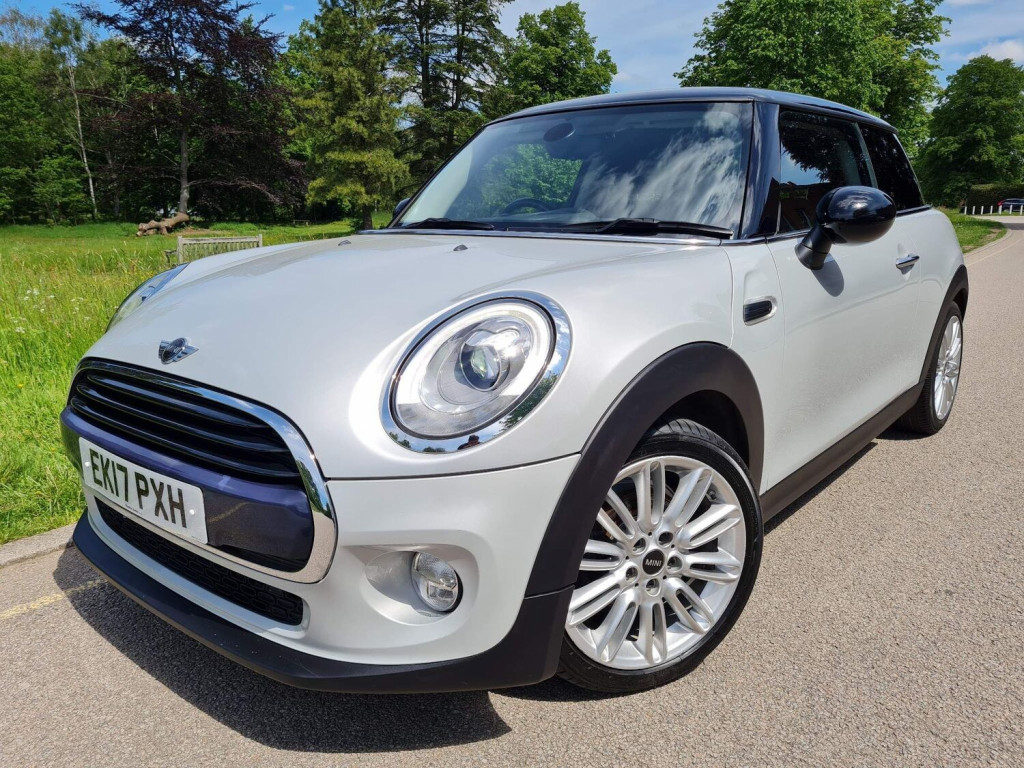 View MINI HATCH 1.5 Cooper D Auto (s/s) 3dr