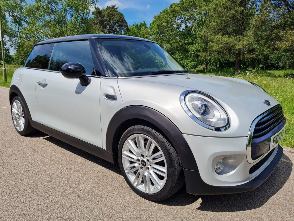 View MINI HATCH 1.5 Cooper D Auto (s/s) 3dr