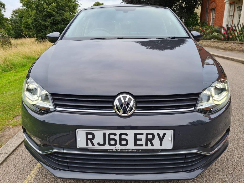 VOLKSWAGEN POLO