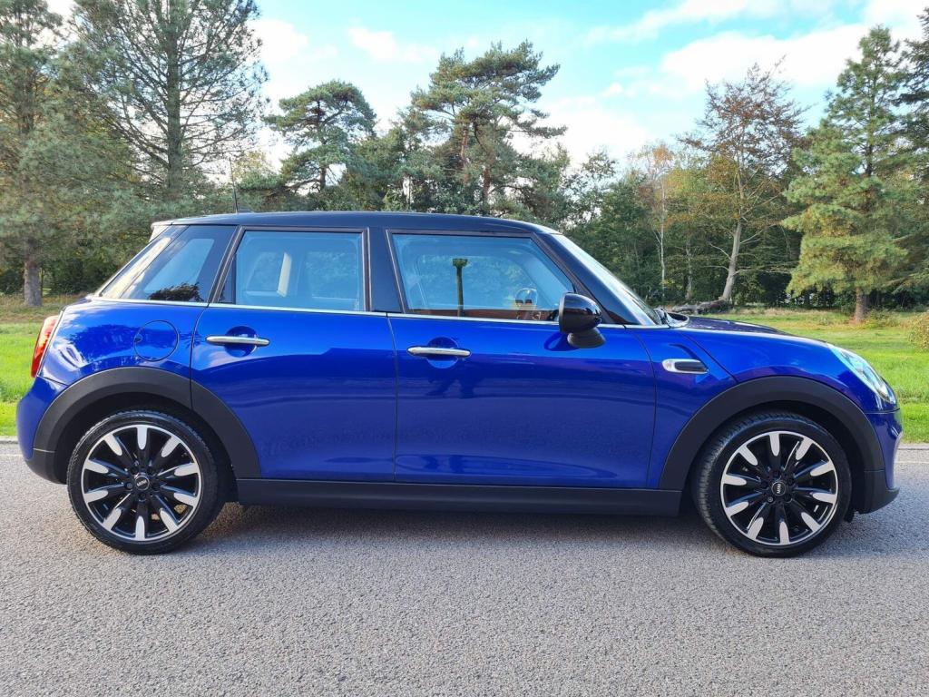 MINI HATCH