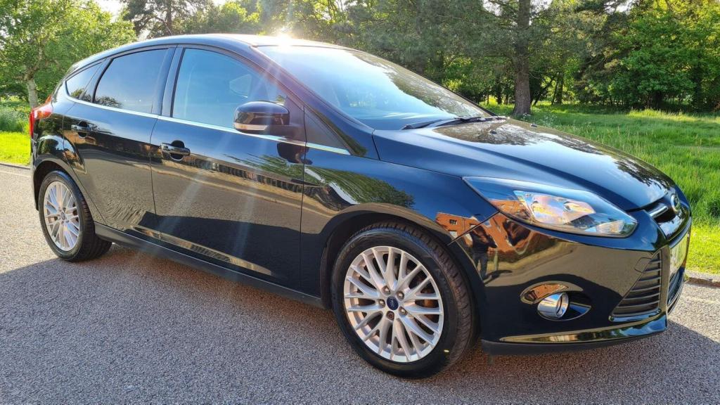 View FORD FOCUS 1.0T EcoBoost Zetec Euro 5 (s/s) 5dr