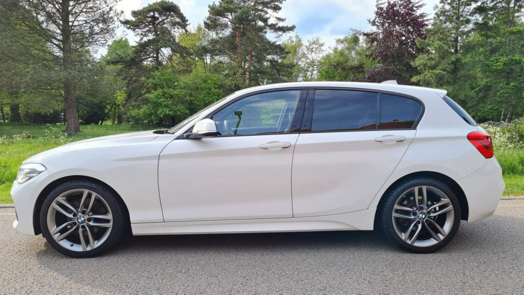 BMW 1 SERIES