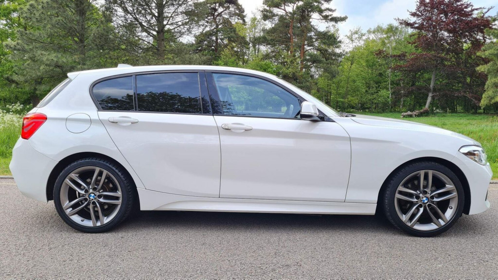BMW 1 SERIES
