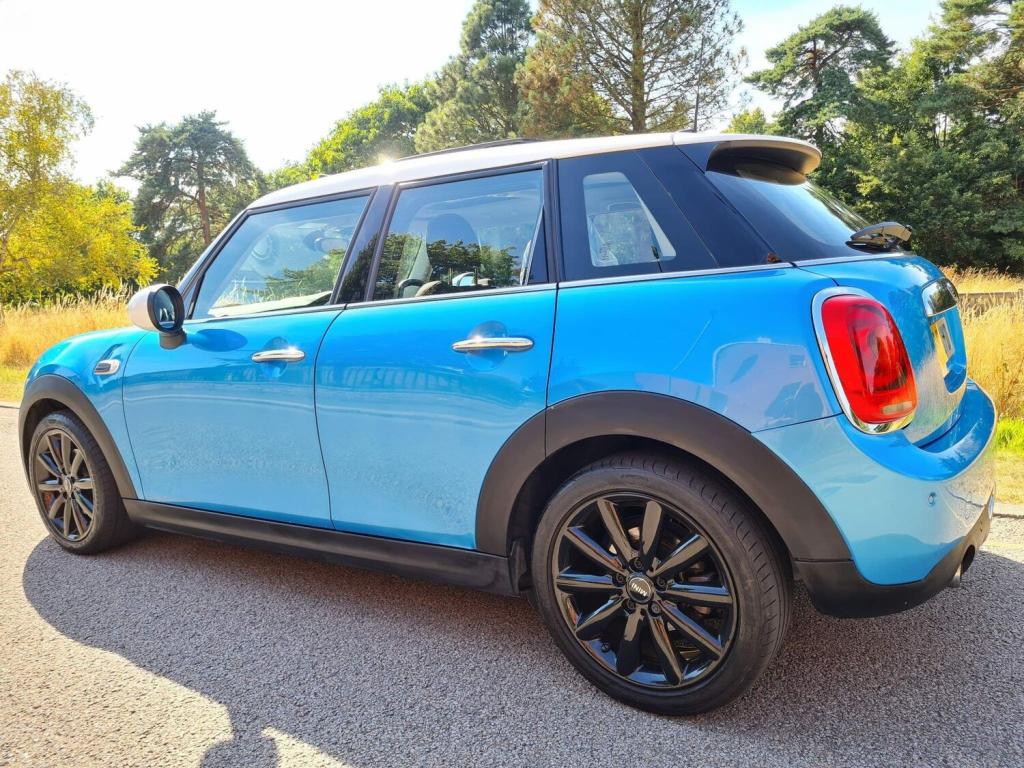 MINI HATCH