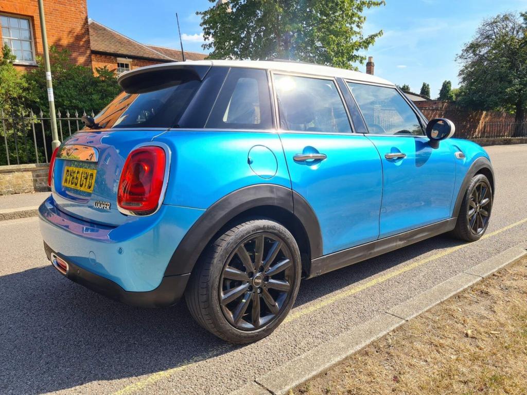 MINI HATCH